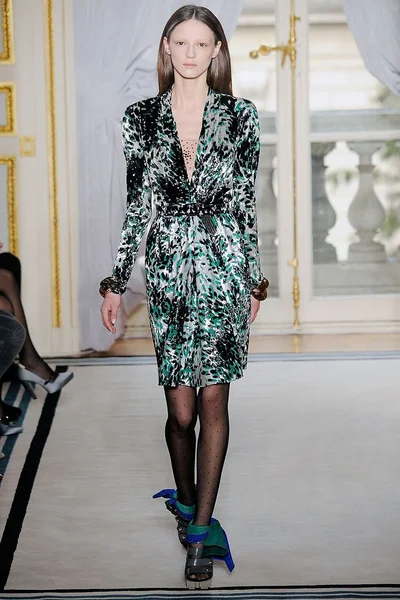 Look 28